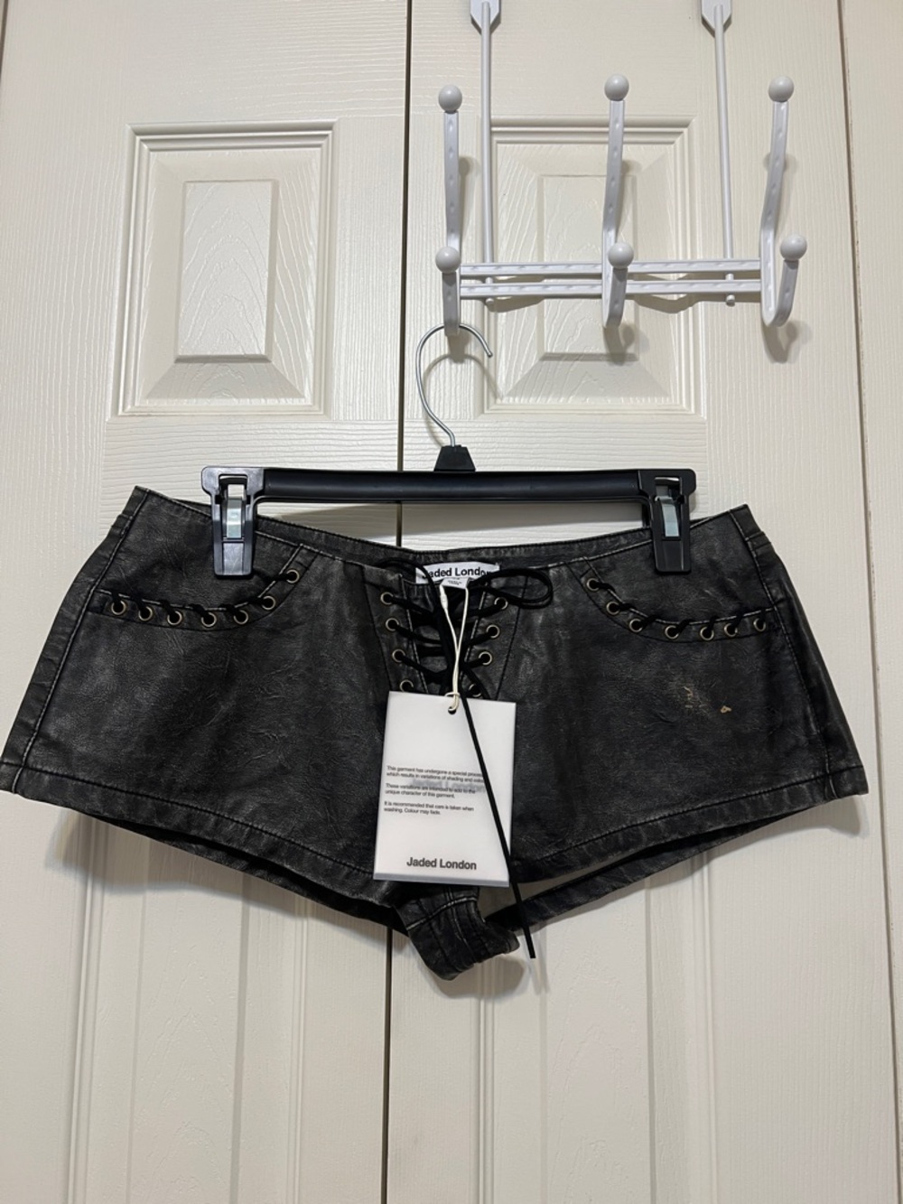 Jaded London Black Faux Leather Lace-Up Short Shorts. Size 26 - Picture 5 of 12